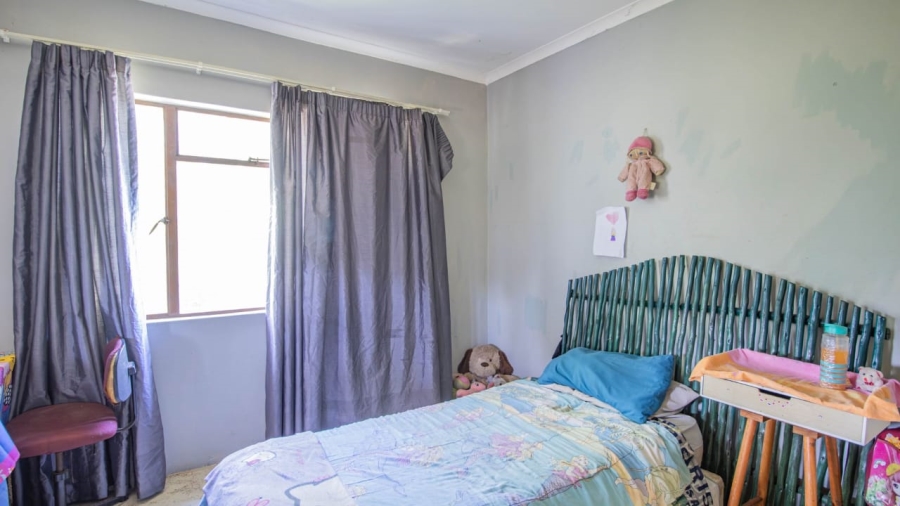 2 Bedroom Property for Sale in Hooikraal Western Cape